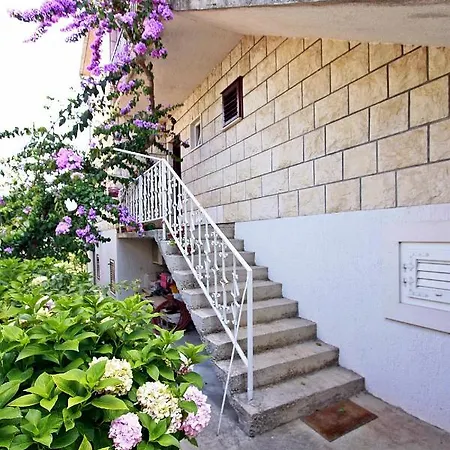 Apartament With Parking Space Supetar, Brac - 16652 Supetar