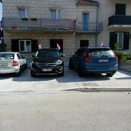 With Parking Space Supetar, Brac - 16652 Apartmán *