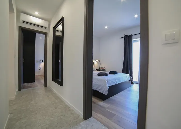 Lägenhet With Parking Space Supetar, Brac - 16652 *