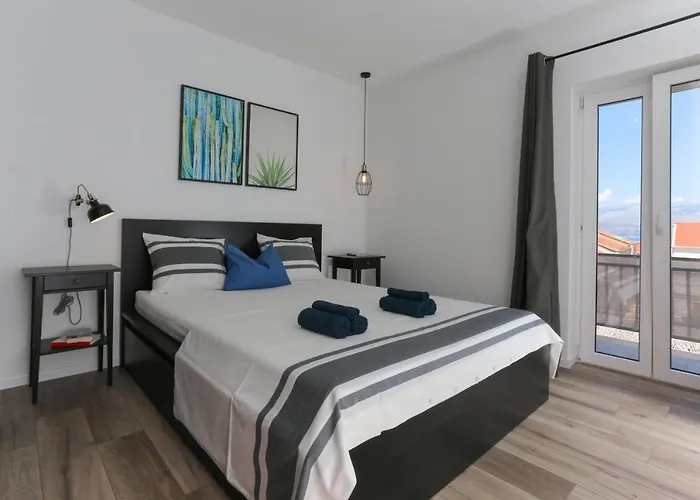 With Parking Space Supetar, Brac - 16652 Lägenhet